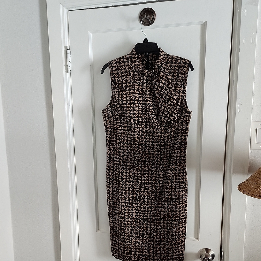 Calvin Klein Black and Beige Houndstooth Sleeveless Midi Dress with Neck Tie